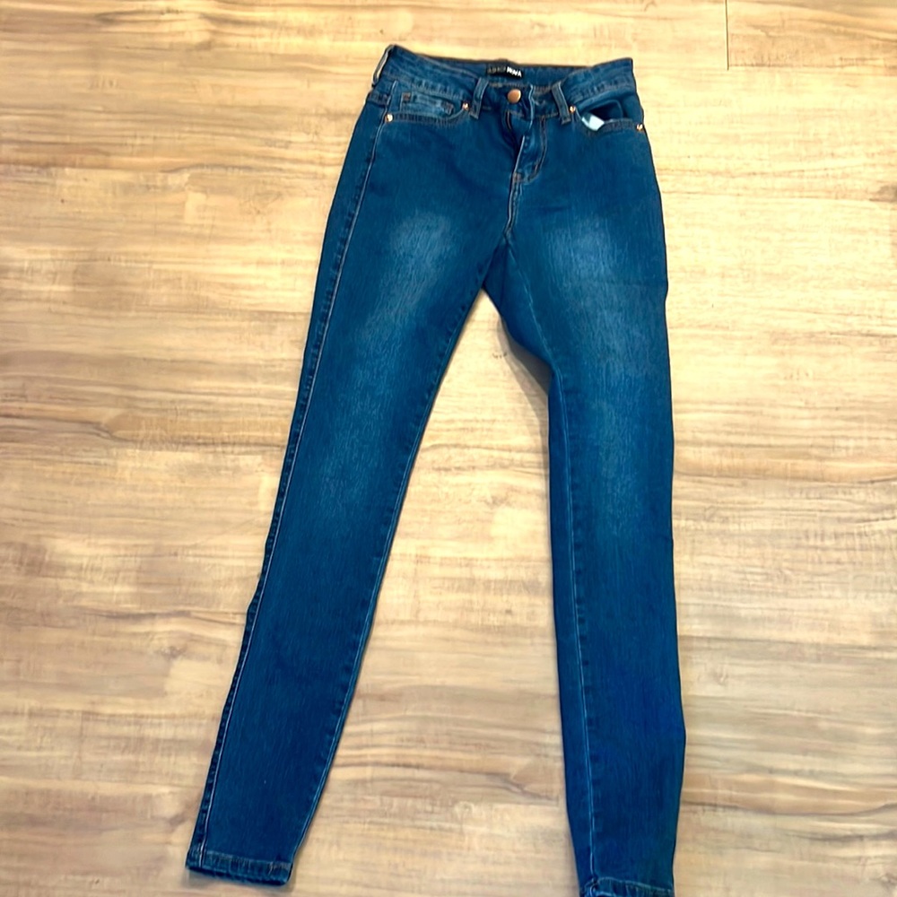 Fashion Nova Skinny jeans 👖 EUC size 5